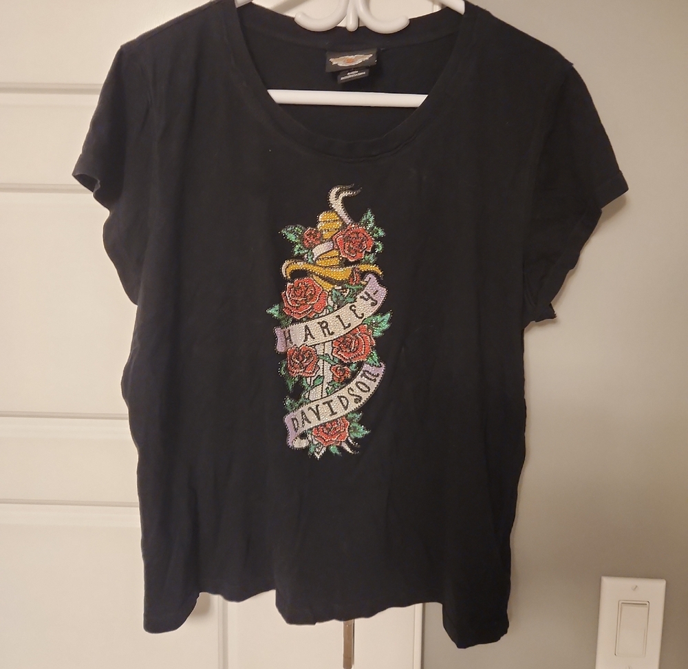 Harley-Davidson Black Tee with Rose Graphic